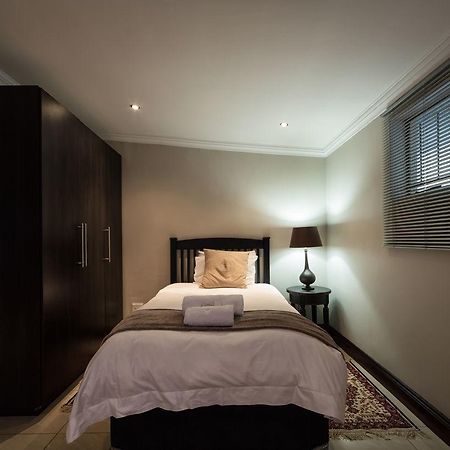 12 On Brecher Pretoria Luaran gambar