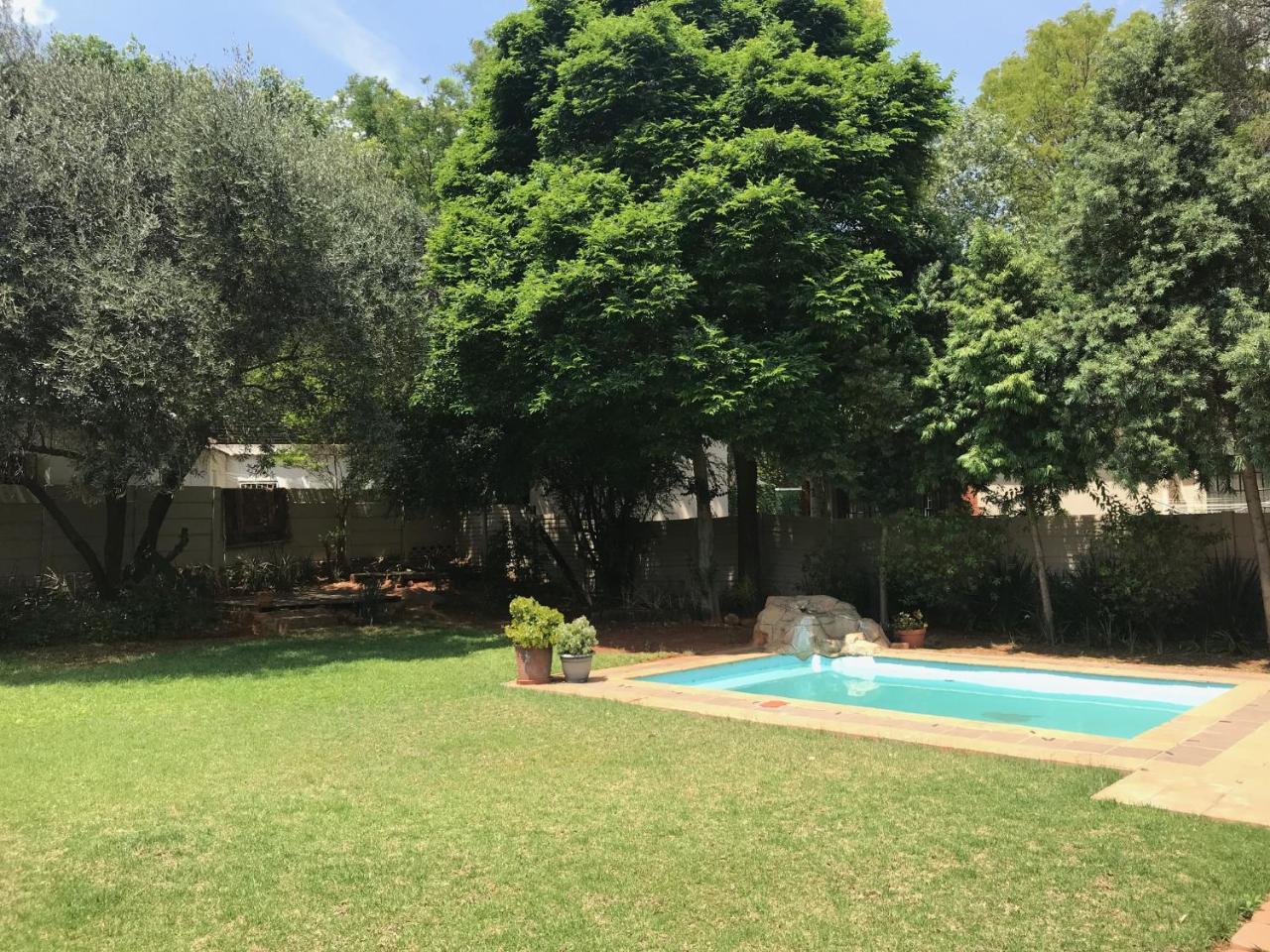 12 On Brecher Pretoria Luaran gambar